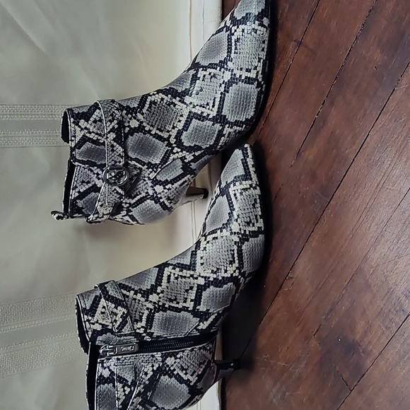 Circus by Sam Edelman Booties - Picture 3 of 7